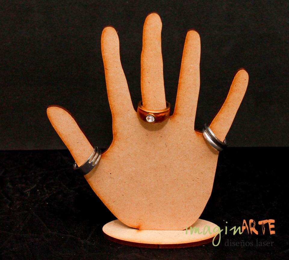 Mano para anillos